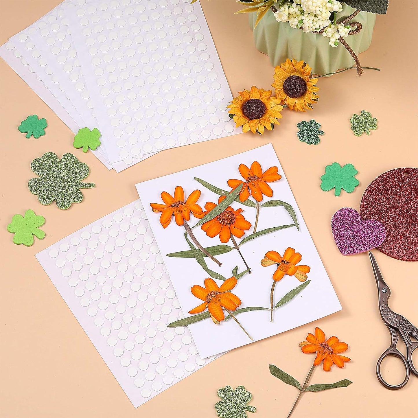 Zonon 1000 Pcs Double Sided Adhesive Dots Clear Glue Point Tape Stickers Balloon Glue Round Mini No Traces Adhesive Sticker Dot Sticker for Classroom Decor Craft DIY Office (0.24 Inch/ 6 mm)