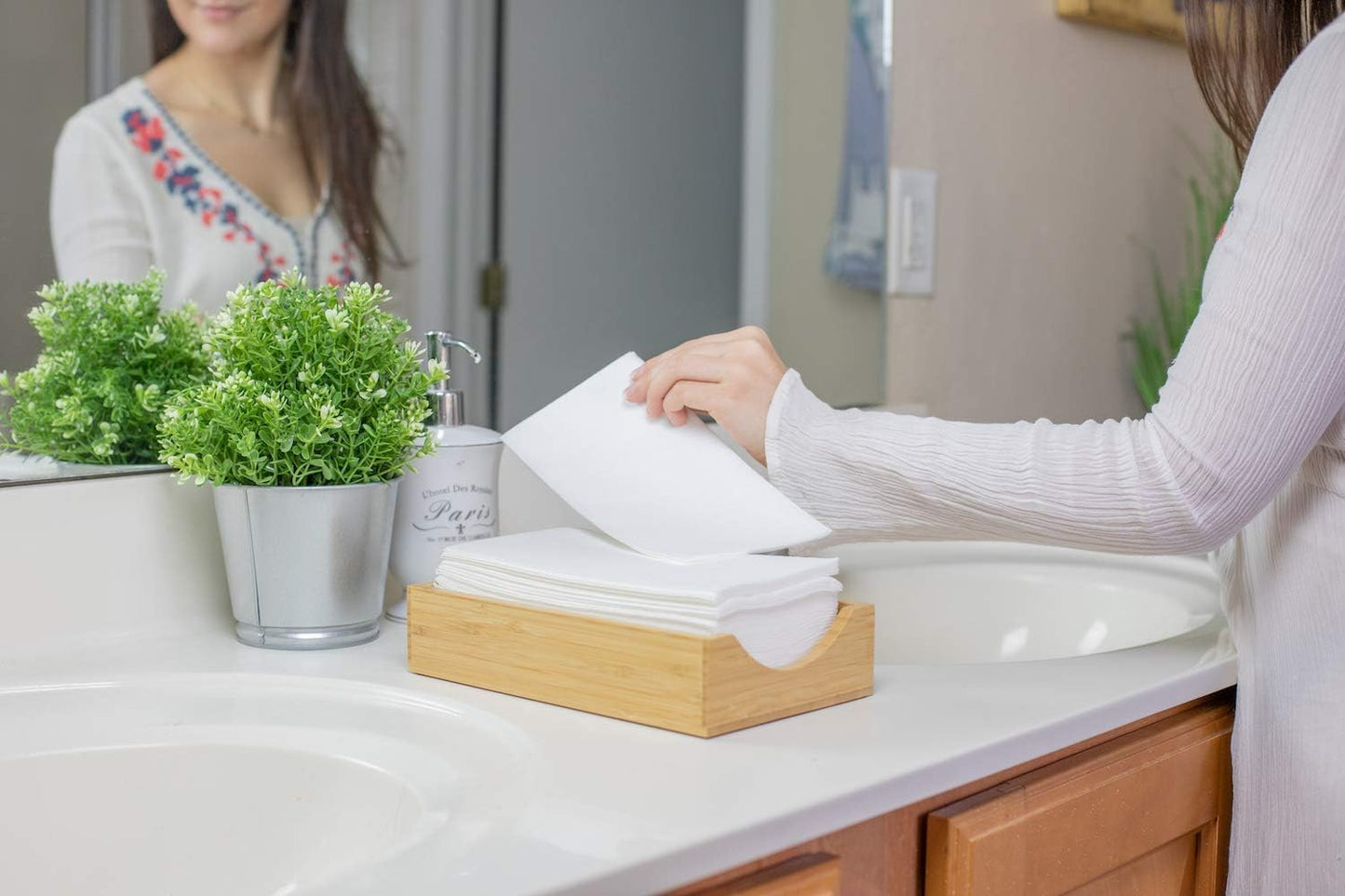 600 Paper Towels Cloth-Like Hand Tissue Paper Napkins, Disposable Hand Towels for Bathroom Guests, Disposable Face Towel for Guest, Washcloths or Dinner Napkin, Made in USA, White