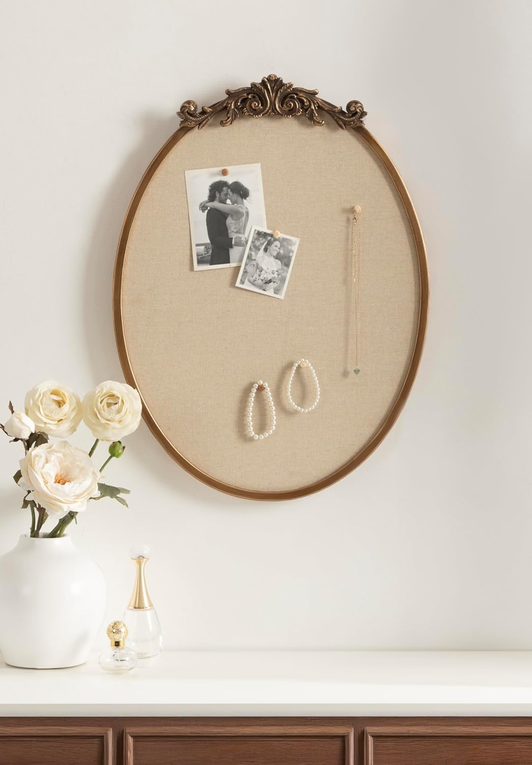 Kate and Laurel Arendahl Decorative Oval Pinboard, 18 x 24, Gold, Framed Round Ornate Vintage Cork Board for Use as Motivational Vision Board or Wall Organizer