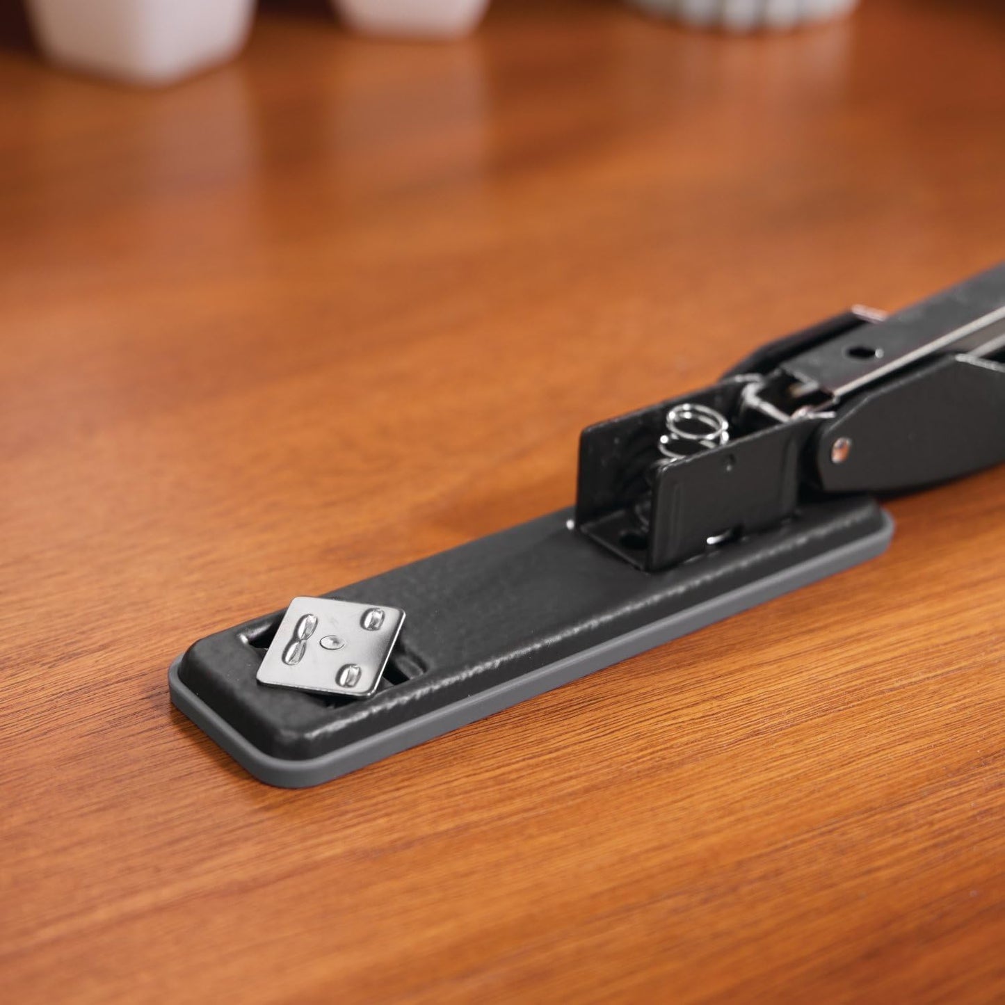 Swingline Stapler, Cub Compact Desktop Stapler, 20 Sheet Capacity, Metal, Matte Black (S701068)