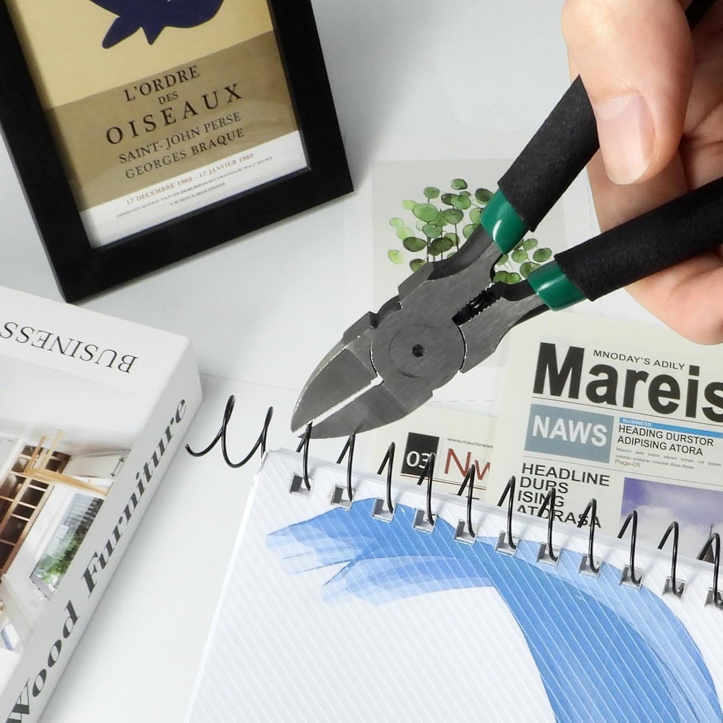 RAYSON 9.5mm Wire Coil Binding Spiral, 3:1 Pitch, 3/8" Metal Spiral Binding Coil, Black Color & Pack of 100