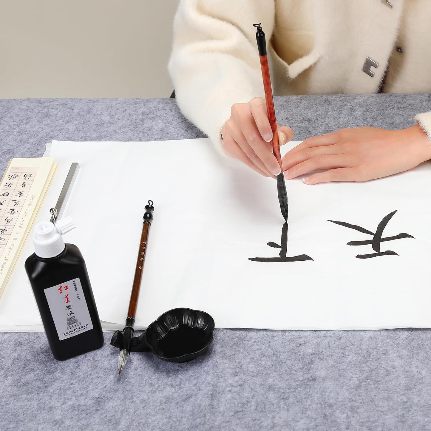 MEGREZ Chinese Calligraphy Brush Ink, Redstar Black Liquid Ink Sumi Ink for Writing & Drawing Practicing Japanese Calligraphy, Traditional Chinese Calligraphy Brush Ink, 6.35 OZ(180 ml)/Bottle