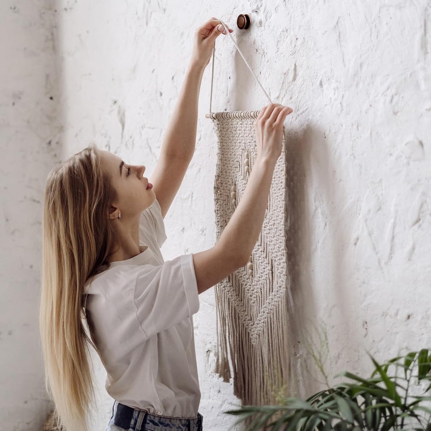 Ferraycle 40 Piece Double Headed Picture Hangers Nails 4 Size Long Thumb Tacks for Wall Hanging Decorative Nails Push Pins Picture Hooks for Drywall Photo Decor, 10/20/ 30/ 50lb(Red Antique)