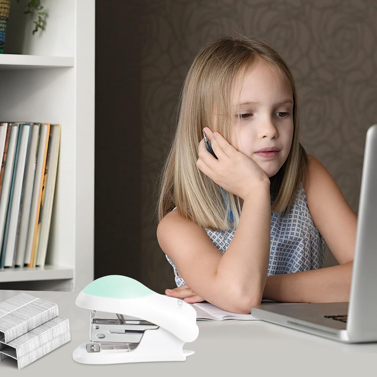 NEBURORA Mini Effortless Desktop Staplers with 400 Standard 26/6 Staples, 2-24 Sheet Capacity, Includes Built-in Staple Remover, Cute Stapler Gift for Student and Office Use, 3 Colors Options (Pink)