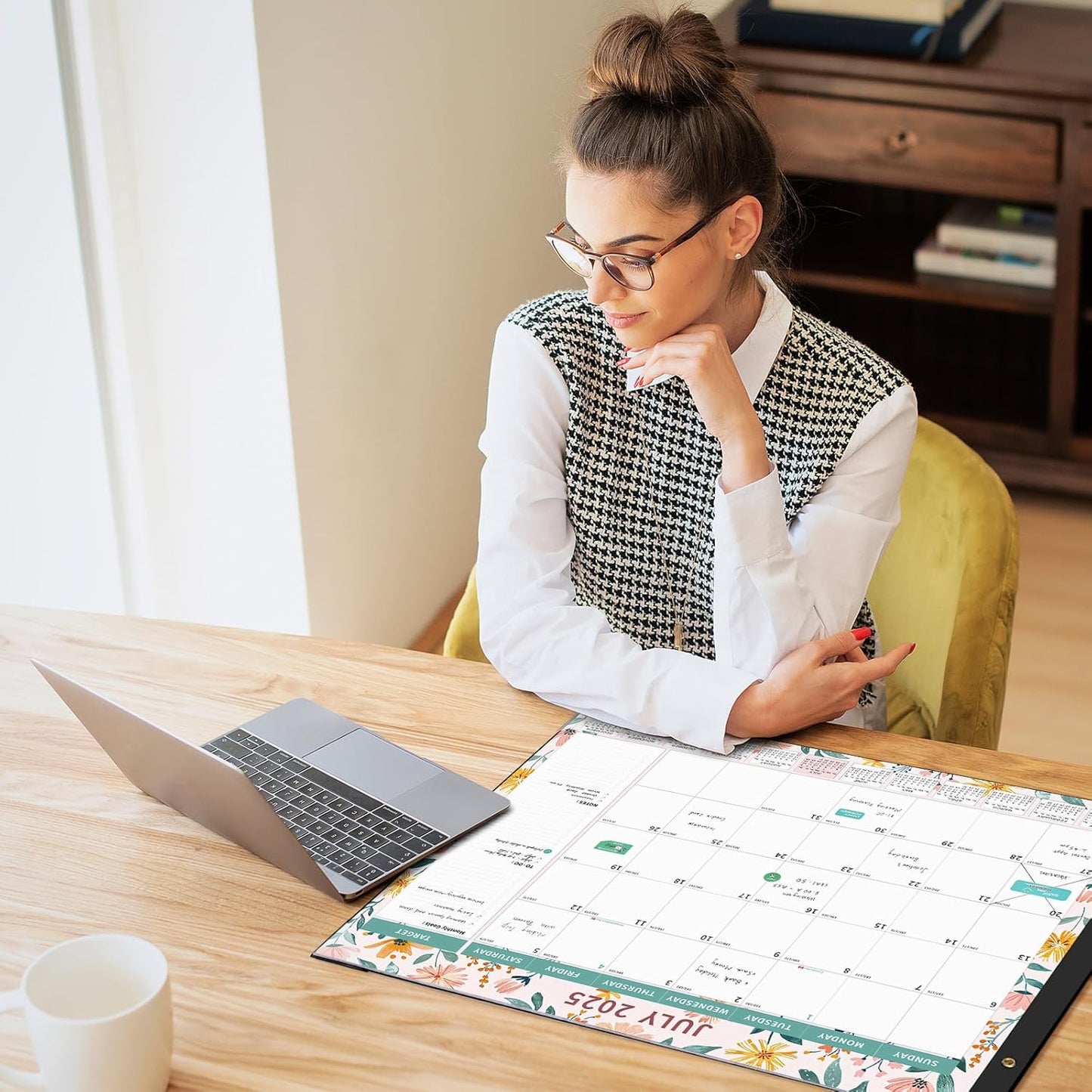 Ospelelf Desk Calendar 2025-2026 Large 22"x17" Monthly Family Planner Pad with Protective Cover 18 Months July 2025 to December 2026 Ditsy Floral