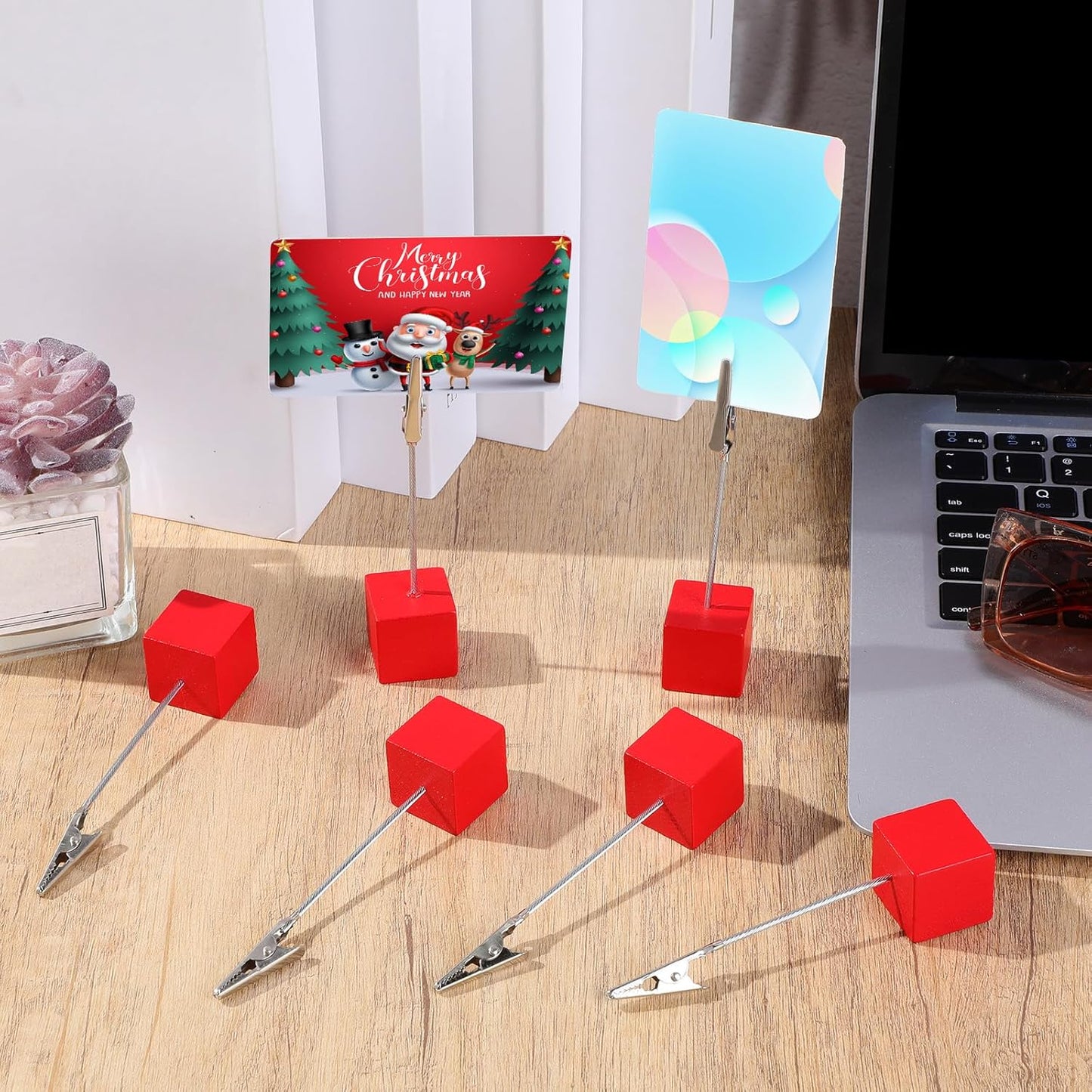 20 Pcs Cube Base Memo Clip Holder with Alligator Clip Wood Table Number Holder Cube Base Place Card Stand Mini Photo Menu Stand for Displaying Number Card(Red)