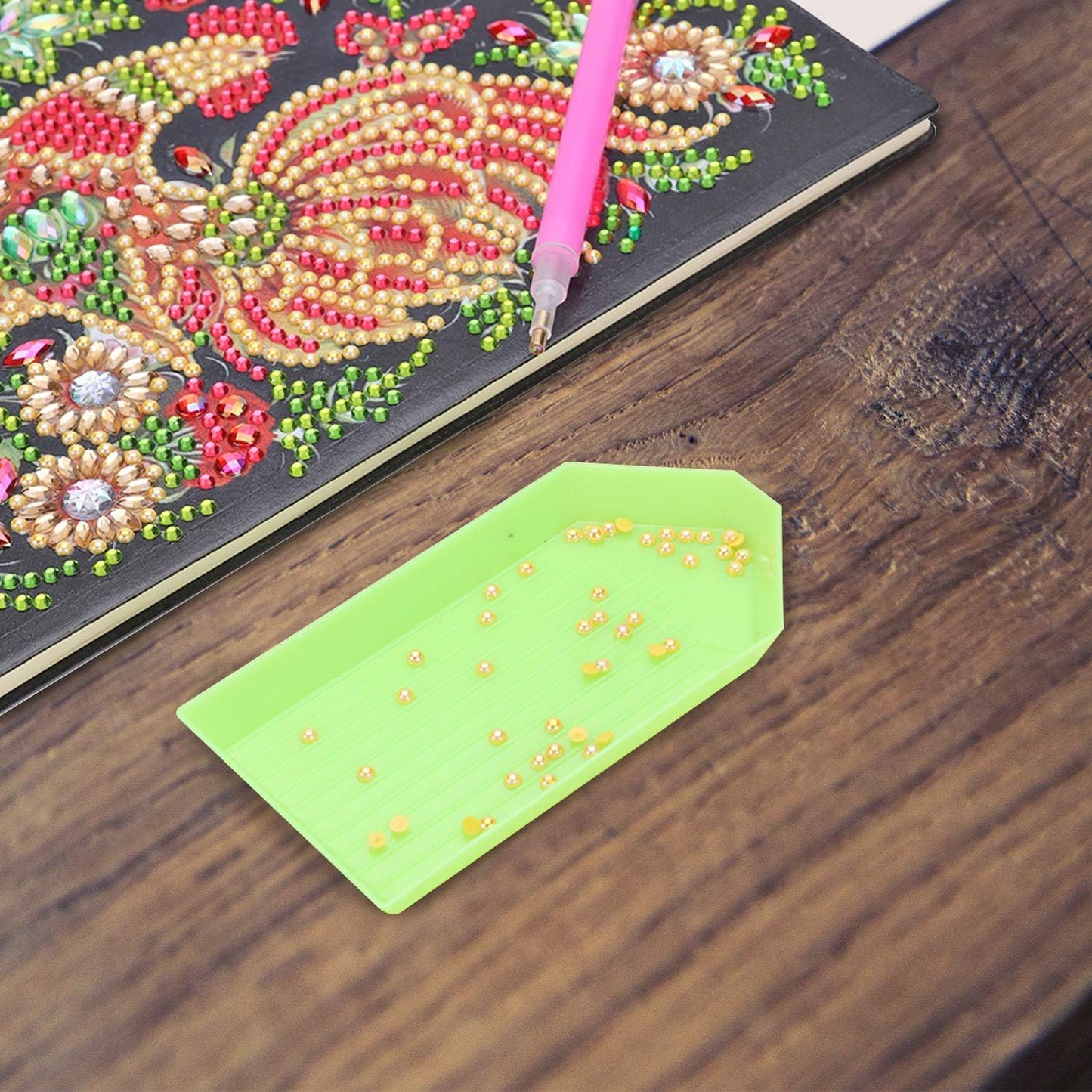 Sorting Trays,100 Pieces Plastic Bead Sorting Trays Diamond Rhinestone Tray Diamond Painting Tray Cross Stitch Nail Art Tray Sorting Storage Plates Tray for Craft and DIY Needs (Green)