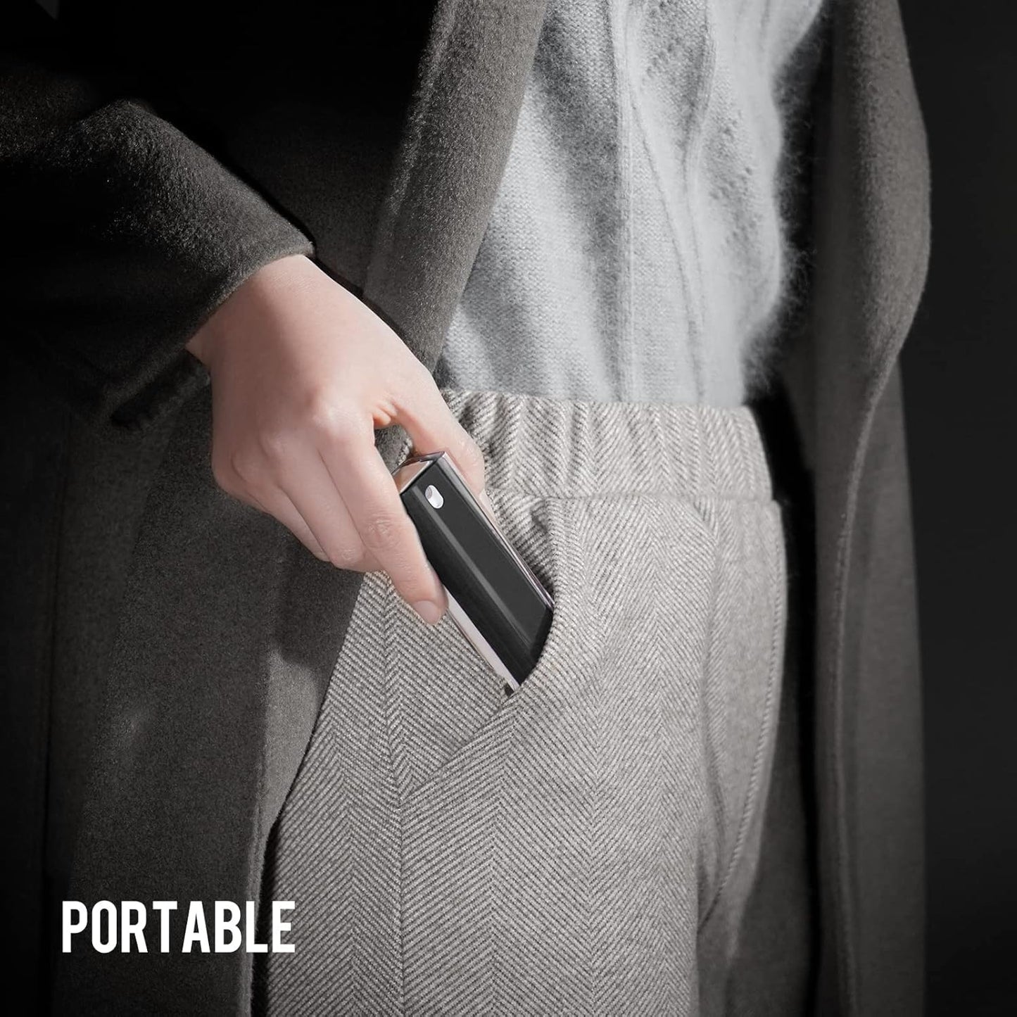 CLICK CLEAN Screen Cleaner, Fingerprint Proof Screen Cleaner Spray, All-in-One Cleaner with Microfiber and Shell for All Phones, Laptop and Tablet Screens (Black)