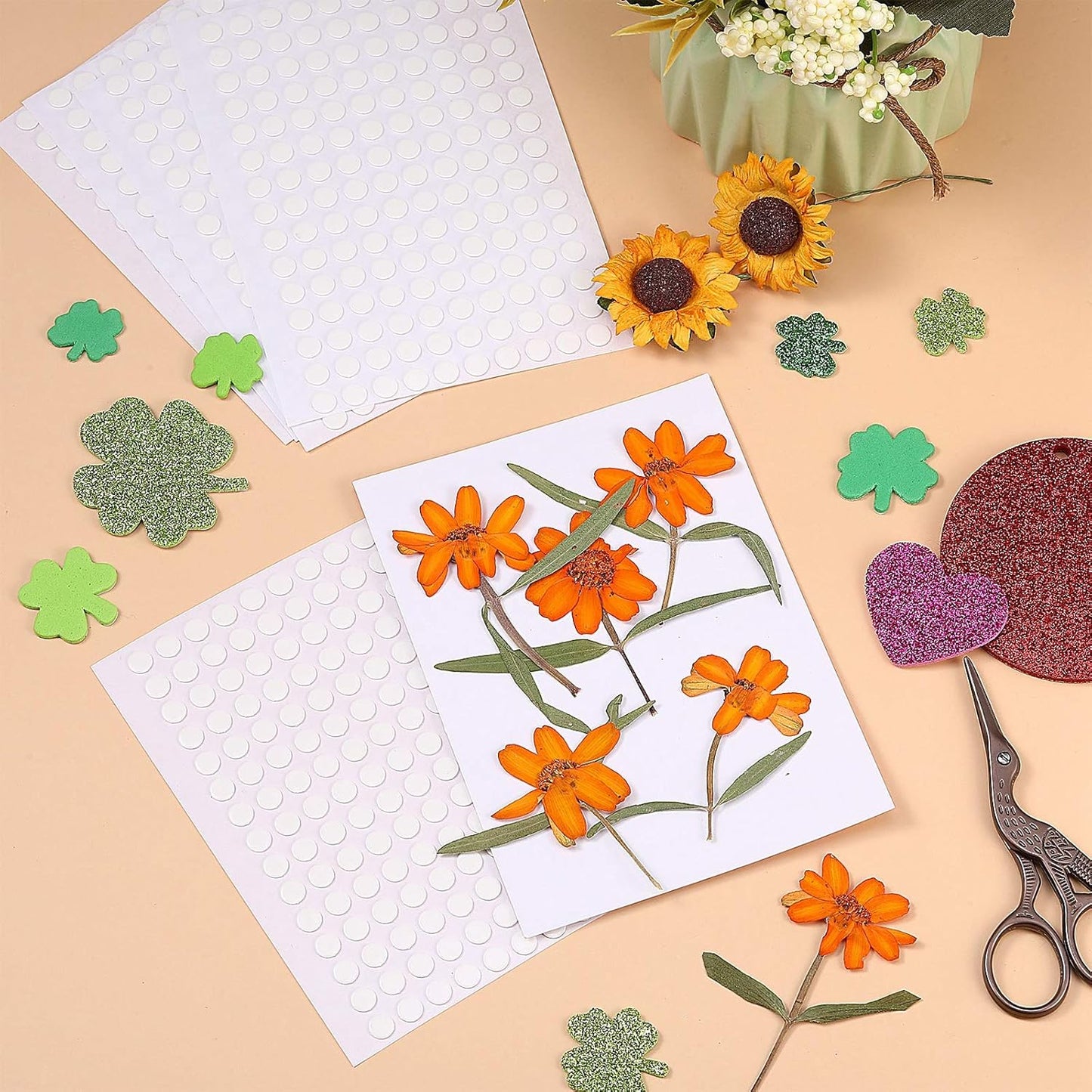 Zonon 1000 Pcs Double Sided Adhesive Dots Clear Glue Point Tape Stickers Balloon Glue Round Mini No Traces Adhesive Sticker Dot Sticker for Classroom Decor Craft DIY Office (0.79 Inch/ 20 mm)