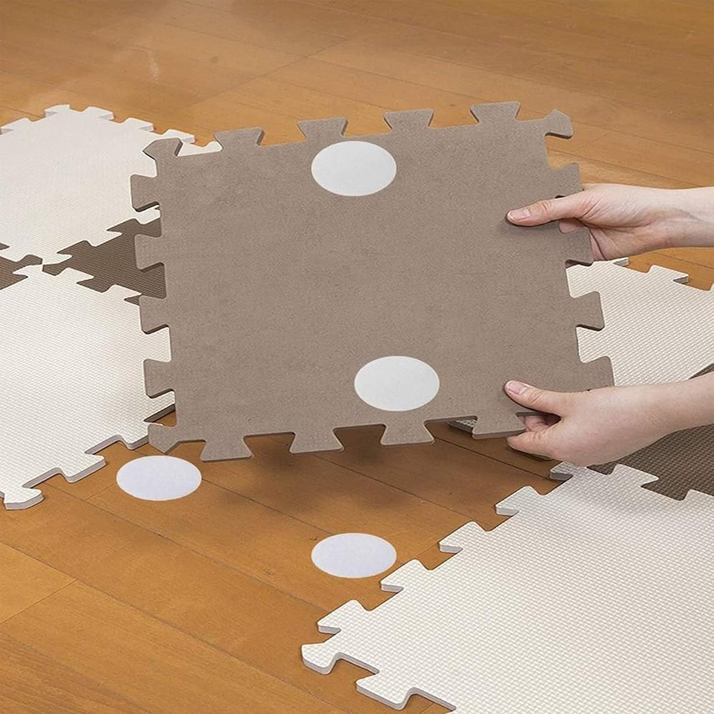 BRAVESHINE 24PCS Round Industrial-Strength Hook and Loop Fasteners with Adhesive - Wall Hanging Interlocking Tapes - Double Sided Adhesive Stickers for Carpet Gripping - Round 2 inch